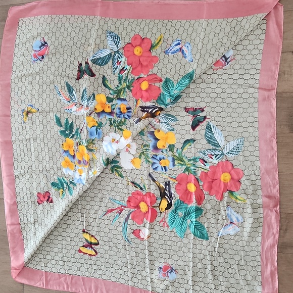 NWT****Tall Floral Scarf 100 % Silk Feeling - Picture 5 of 7